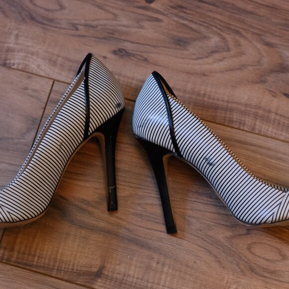 Zara Basic Collection: Black & White Stripe Heels - Picture 2 of 5